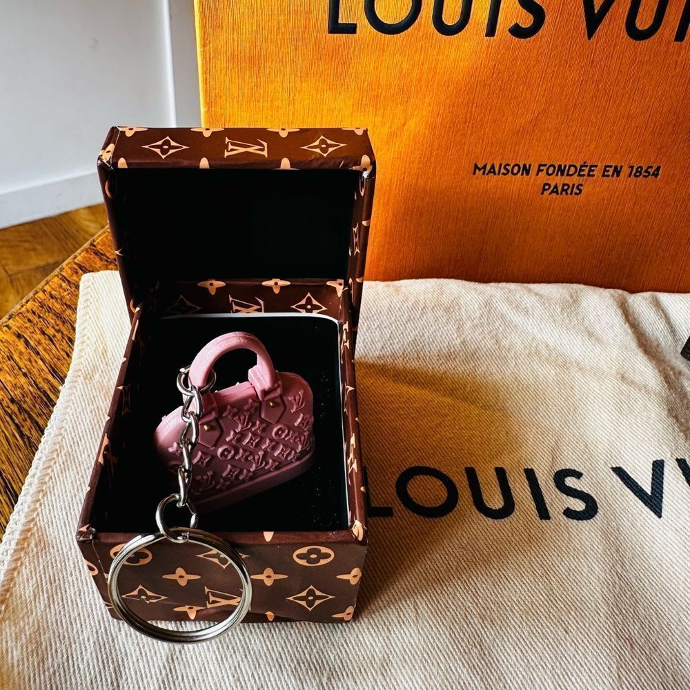 Louis Vuitton Bundle! Brown Epi leather Wallet, Bag, Dustbag, Fashion Keychain - Picture 12 of 12